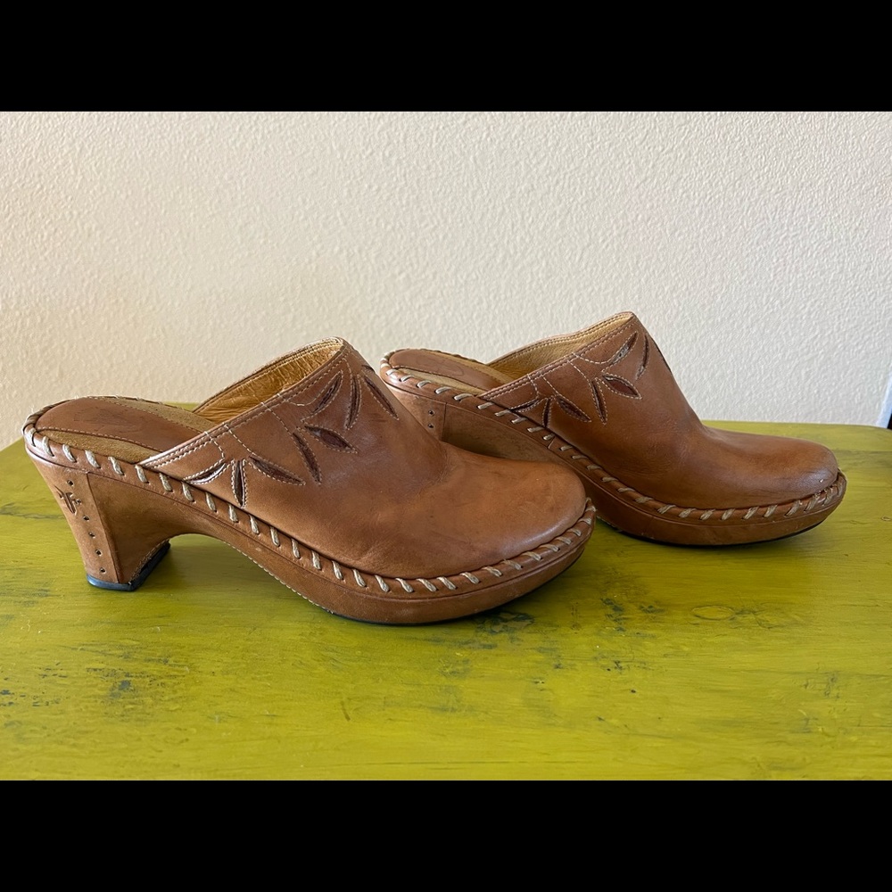 8.5 Women’s FRYE BOOTS Heels